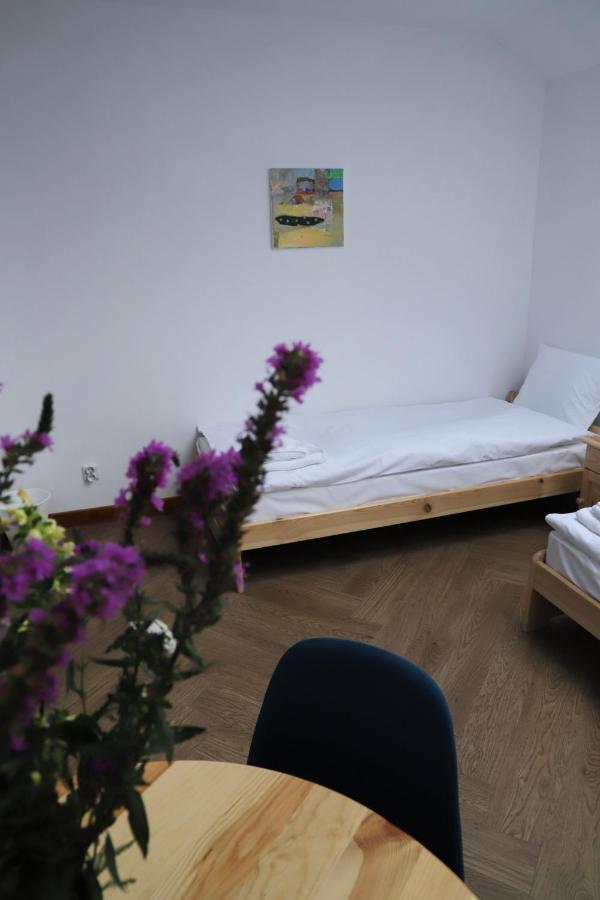 Artrooms Pokoje Goscinne Krosno Exterior photo